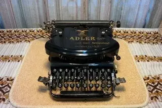 Adler antik írógép