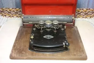 Gundka kölcsönözhető antik írógép