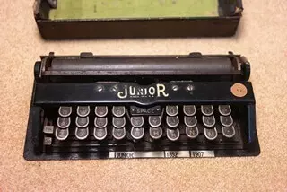 Junior kölcsönözhető antik írógép